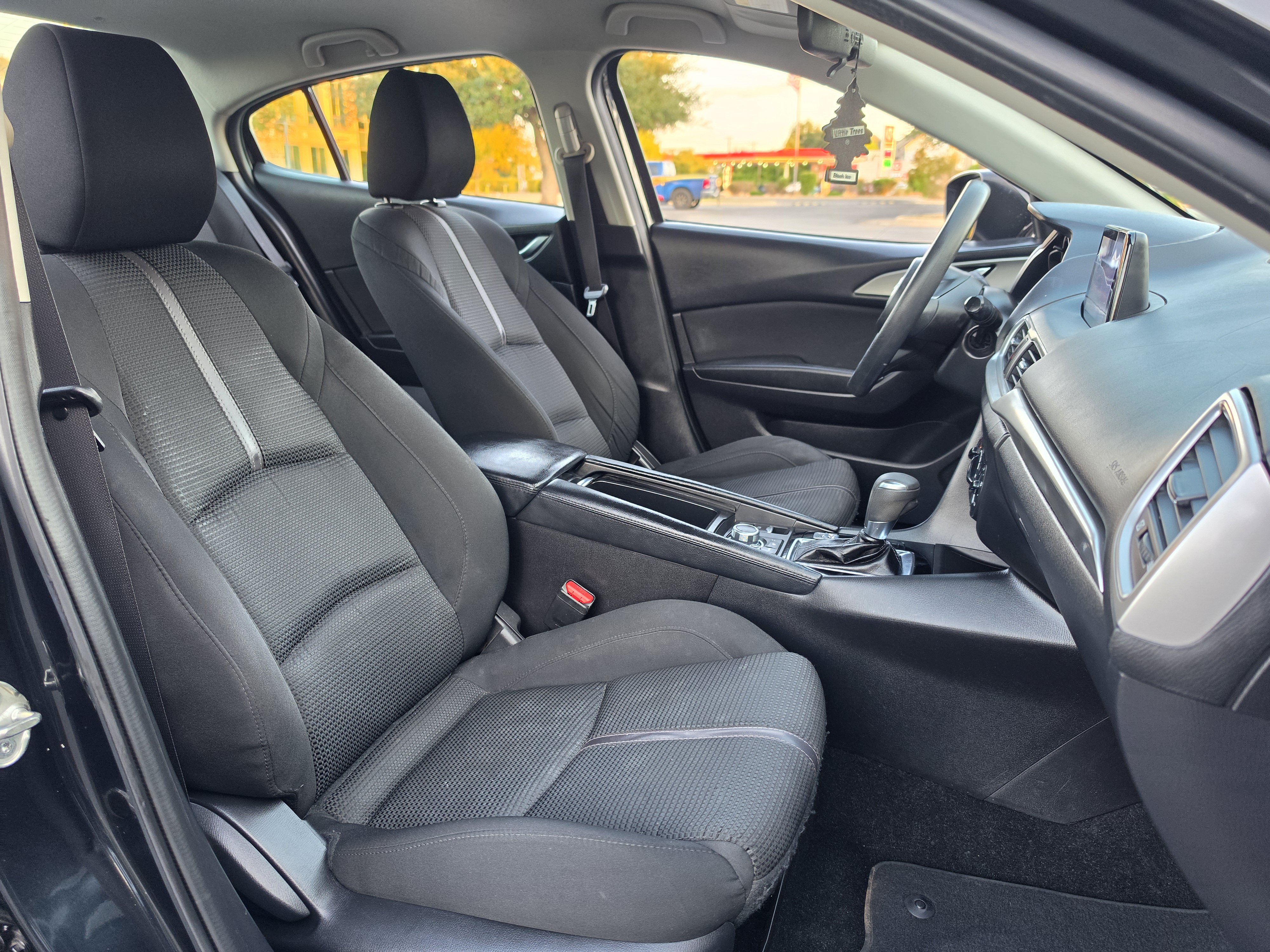 Used 2018 MAZDA MAZDA3 Sport w/ Preferred Equipment Package FWD image 15