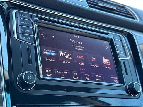 Used 2018 Volkswagen Passat 2.0T SE image 17