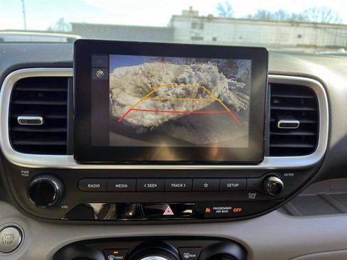 Used 2025 Hyundai Venue SEL FWD image 23