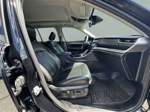 Certified 2023 Jeep Grand Cherokee Limited AWD/4WD image 19