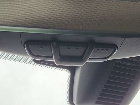 Used 2020 Nissan Rogue SV w/ Premium Package FWD image 21
