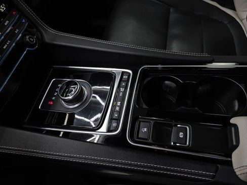 Used 2019 Jaguar F-PACE S AWD/4WD image 27