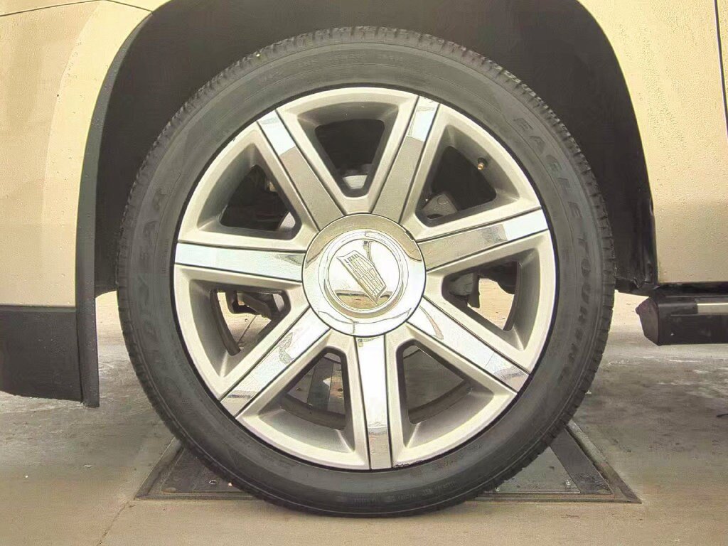Used 2015 Cadillac Escalade ESV Premium AWD/4WD image 18
