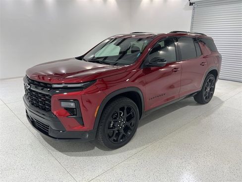 Used 2024 Chevrolet Traverse RS image 4