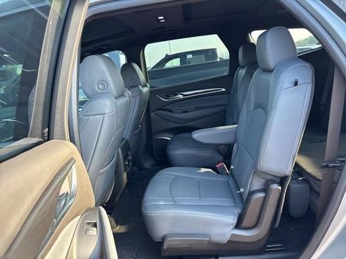 Used 2024 Buick Enclave Essence w/ Experience Buick Package FWD image 4
