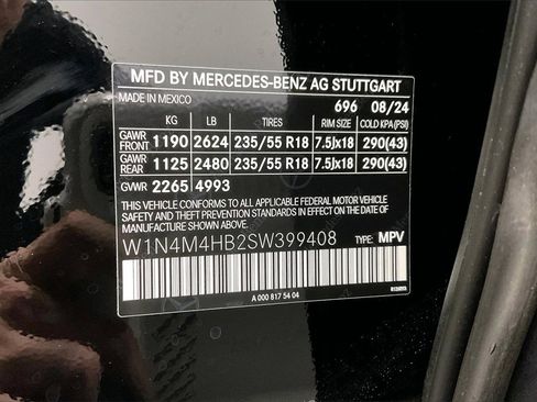New 2025 Mercedes-Benz GLB 250 4MATIC image 16