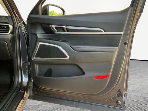 Used 2025 Kia Telluride S AWD/4WD image 28