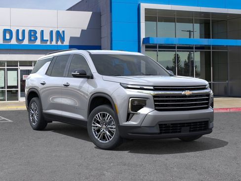 New 2026 Chevrolet Traverse LT image 8