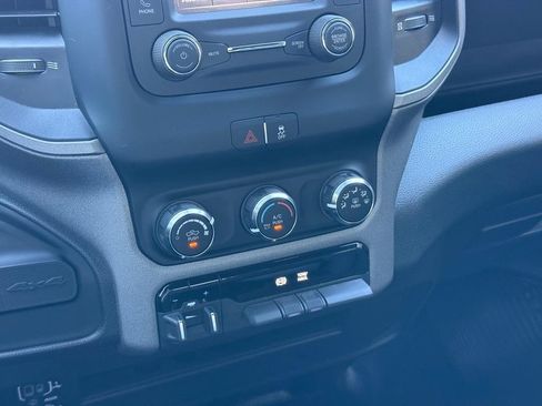 Used 2024 RAM 2500 Tradesman w/ Chrome Appearance Group AWD/4WD image 33