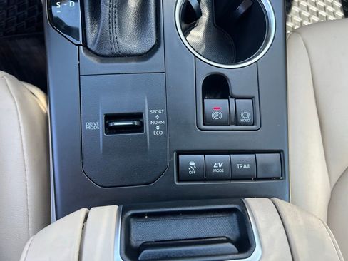 Used 2021 Toyota Highlander XLE AWD/4WD image 35