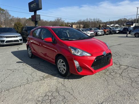 Used 2015 Toyota Prius C Two image 7