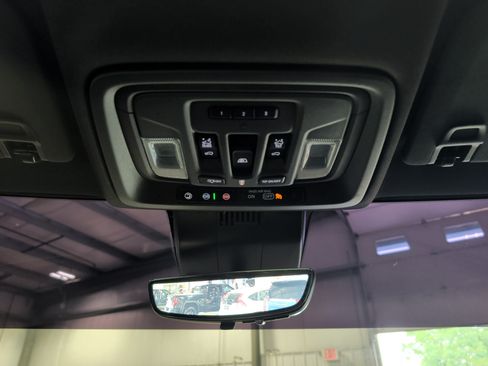 Used 2024 GMC Sierra 2500 Denali w/ Denali Reserve Package AWD/4WD image 13