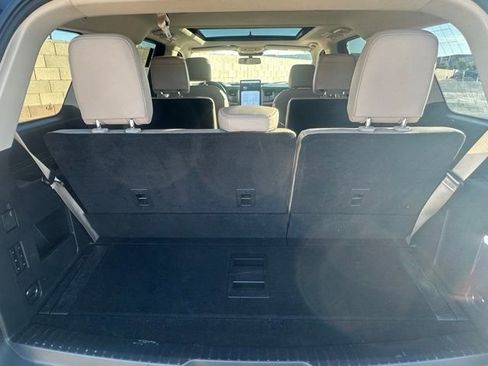 Used 2023 Ford Expedition Limited image 9