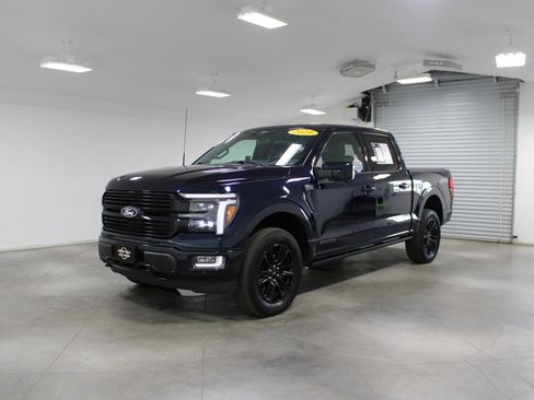 Used 2025 Ford F150 Platinum AWD/4WD image 4