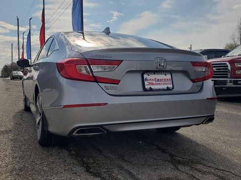 Used 2018 Honda Accord Touring image 6