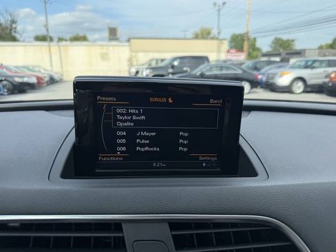 Used 2018 Audi Q3 2.0T Premium Plus w/ Premium Plus Package AWD/4WD image 25