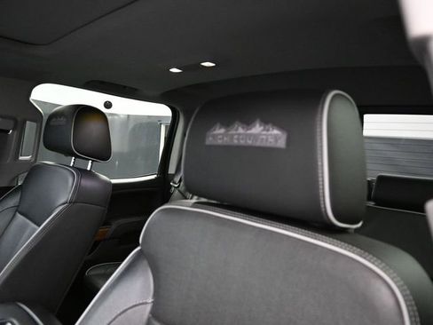 Used 2017 Chevrolet Silverado 1500 High Country AWD/4WD image 31