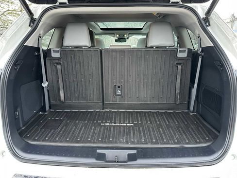 Used 2021 Toyota Highlander Platinum image 14