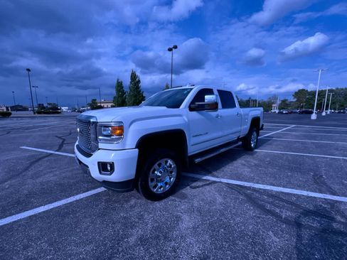 Used 2016 GMC Sierra 2500 Denali w/ Driver Alert Package AWD/4WD image 4
