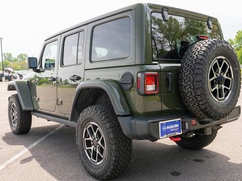 Used 2023 Jeep Wrangler Unlimited Rubicon w/ Cold Weather Group AWD/4WD image 8