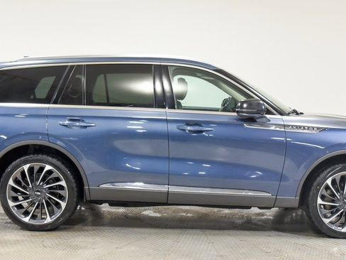 Used 2020 Lincoln Aviator Reserve w/ Equipment Group 202A image 12