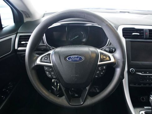 Used 2015 Ford Fusion SE FWD image 14