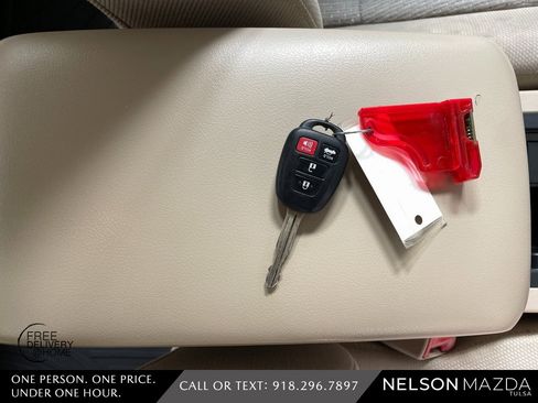 Used 2012 Toyota Camry LE image 44