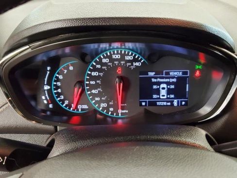Used 2019 Chevrolet Trax LT w/ LT Convenience Package FWD image 19