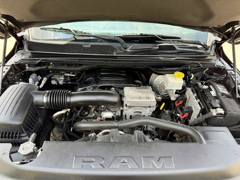 Used 2022 RAM 1500 Laramie AWD/4WD image 17