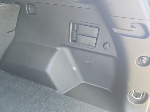 Used 2020 Chevrolet Equinox LT FWD image 11