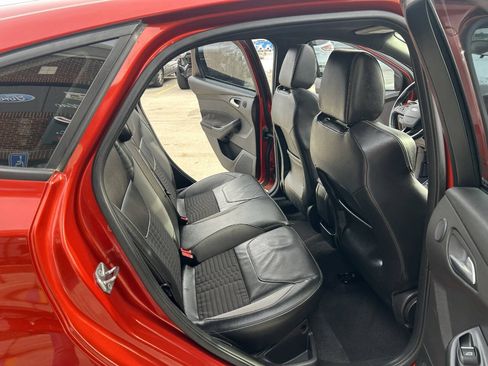 Used 2018 Ford Focus ST w/ Equipment Group 401A image 38