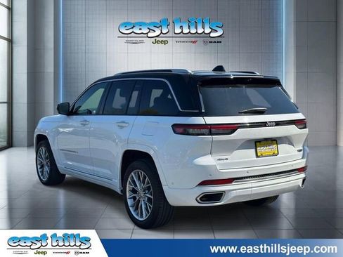 Used 2023 Jeep Grand Cherokee Summit w/ Adv Protech Group IV AWD/4WD image 5