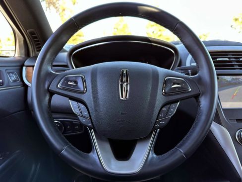 Used 2018 Lincoln MKC Reserve image 28