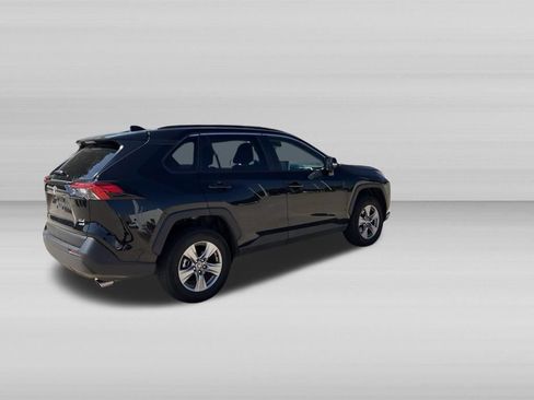 Used 2025 Toyota RAV4 XLE AWD/4WD image 5