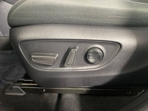 Used 2022 Toyota RAV4 XLE w/ Convenience Package AWD/4WD image 23