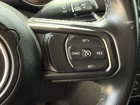 Used 2021 Jeep Gladiator Sport AWD/4WD image 17