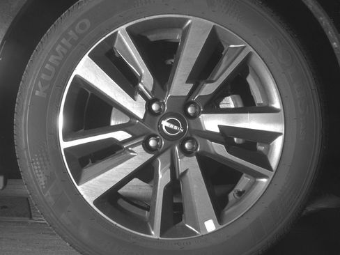 Used 2025 Nissan Versa SV FWD image 13