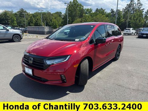 Used 2023 Honda Odyssey Sport image 3