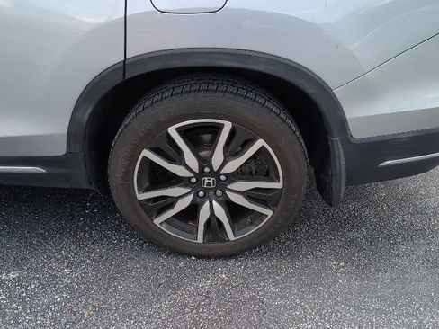Used 2019 Honda Pilot Touring image 7