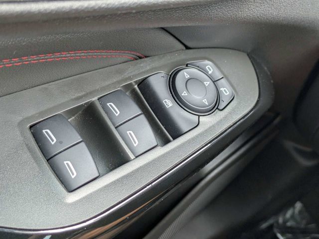 Used 2025 Chevrolet Trax RS w/ Driver Confidence Package FWD image 22