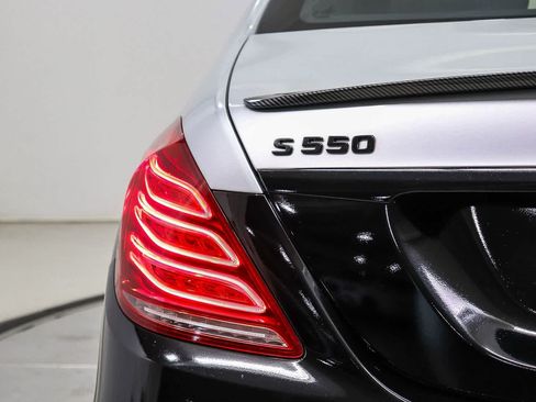 Used 2017 Mercedes-Benz S 550 Sedan image 11