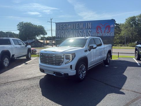 Used 2023 GMC Sierra 1500 Denali w/ Denali Reserve Package AWD/4WD image 1