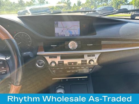 Used 2013 Lexus ES 300h w/ Luxury Pkg FWD image 27