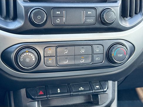 Used 2021 Chevrolet Colorado LT AWD/4WD image 31
