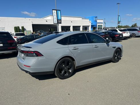 Used 2024 Honda Accord Sport image 3