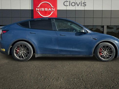 Used 2022 Tesla Model Y Performance image 9