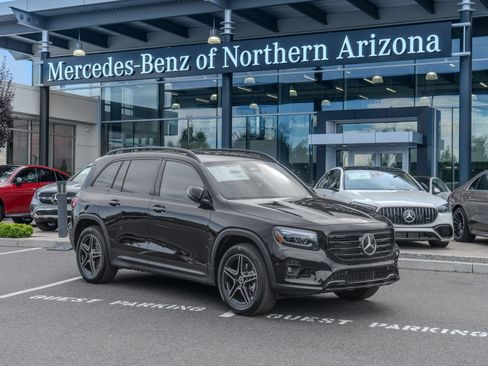 New 2026 Mercedes-Benz GLB 250 4MATIC image 1