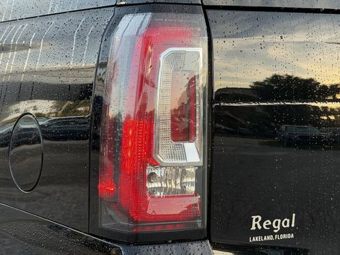 Used 2019 GMC Yukon XL Denali RWD image 11
