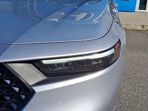 Used 2024 Honda Accord EX image 9