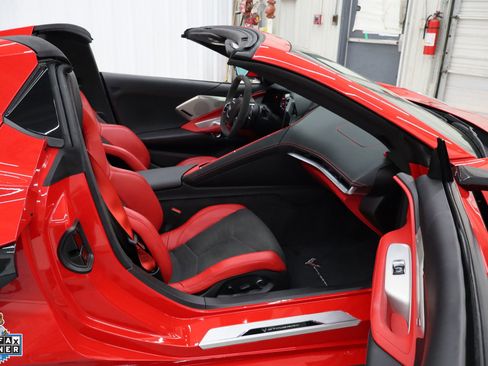 Used 2023 Chevrolet Corvette Stingray Premium Conv w/ Z51 Performance Package RWD image 32